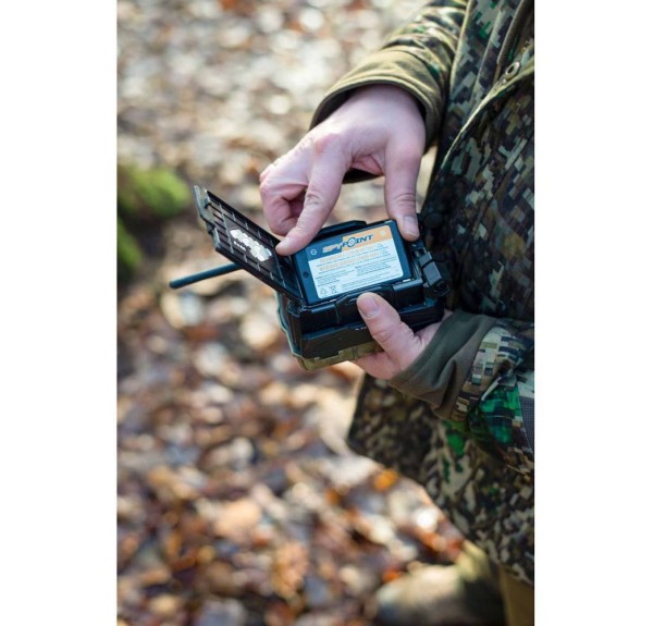 BATERÍA DE LITIO Y CARGADOR LIT-C-8 SPYPOINT - Imagen 1